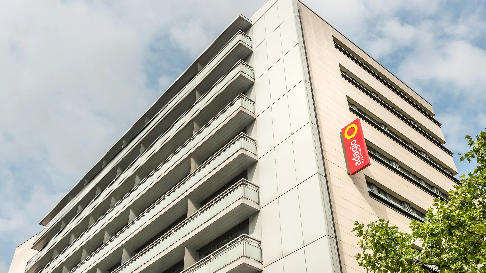 Adagio Bercy Village 4*